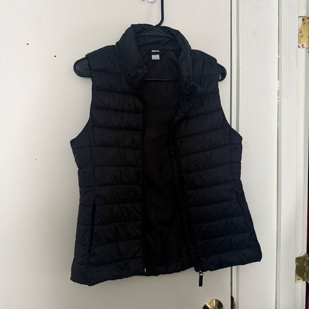 Old Navy Women's Quilted Black Vest